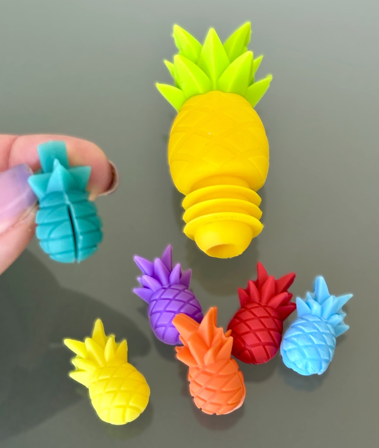 Pineapple Bottle Stopper and Drink Marker Set