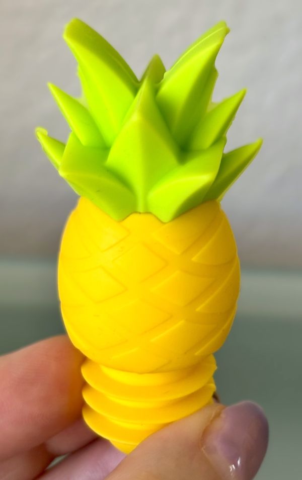 Pineapple Bottle Stopper and Drink Marker Set