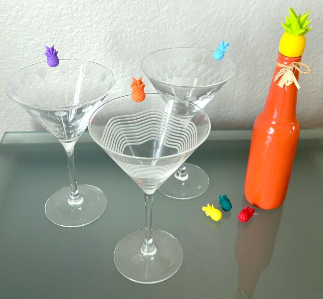 Pineapple Bottle Stopper and Drink Marker Set