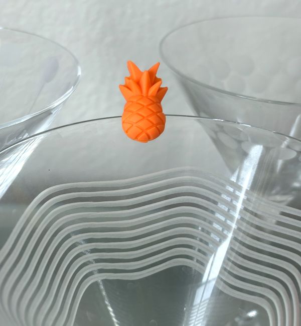 Pineapple Bottle Stopper and Drink Marker Set