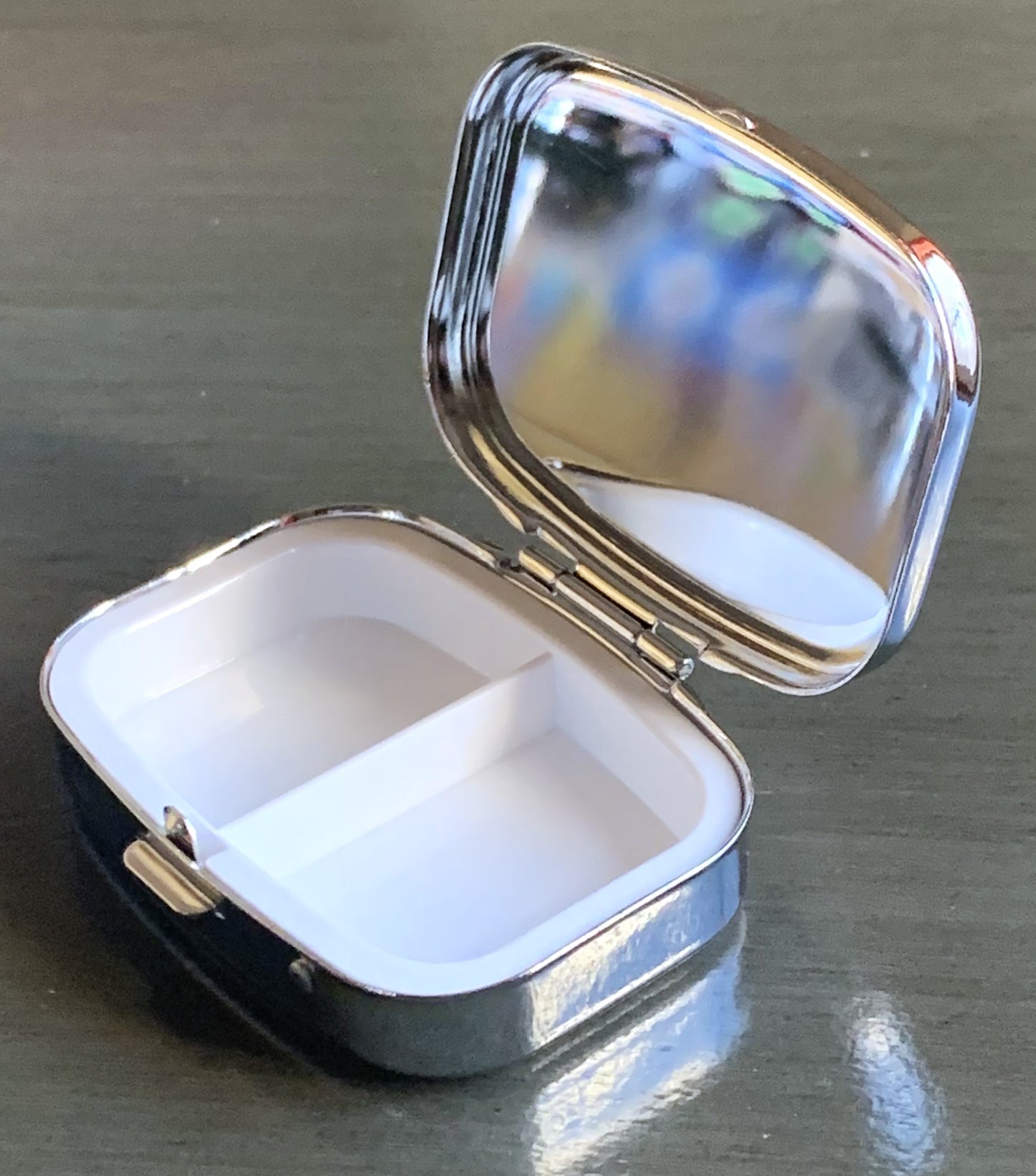 Brushstroke Chicken Pill Box