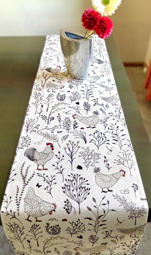 Farmhouse Chicken Table Runner