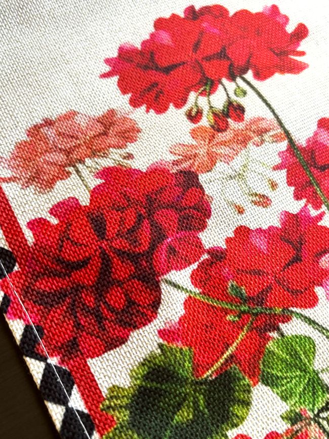 Red Geraniums Table Runner (2 Sizes)