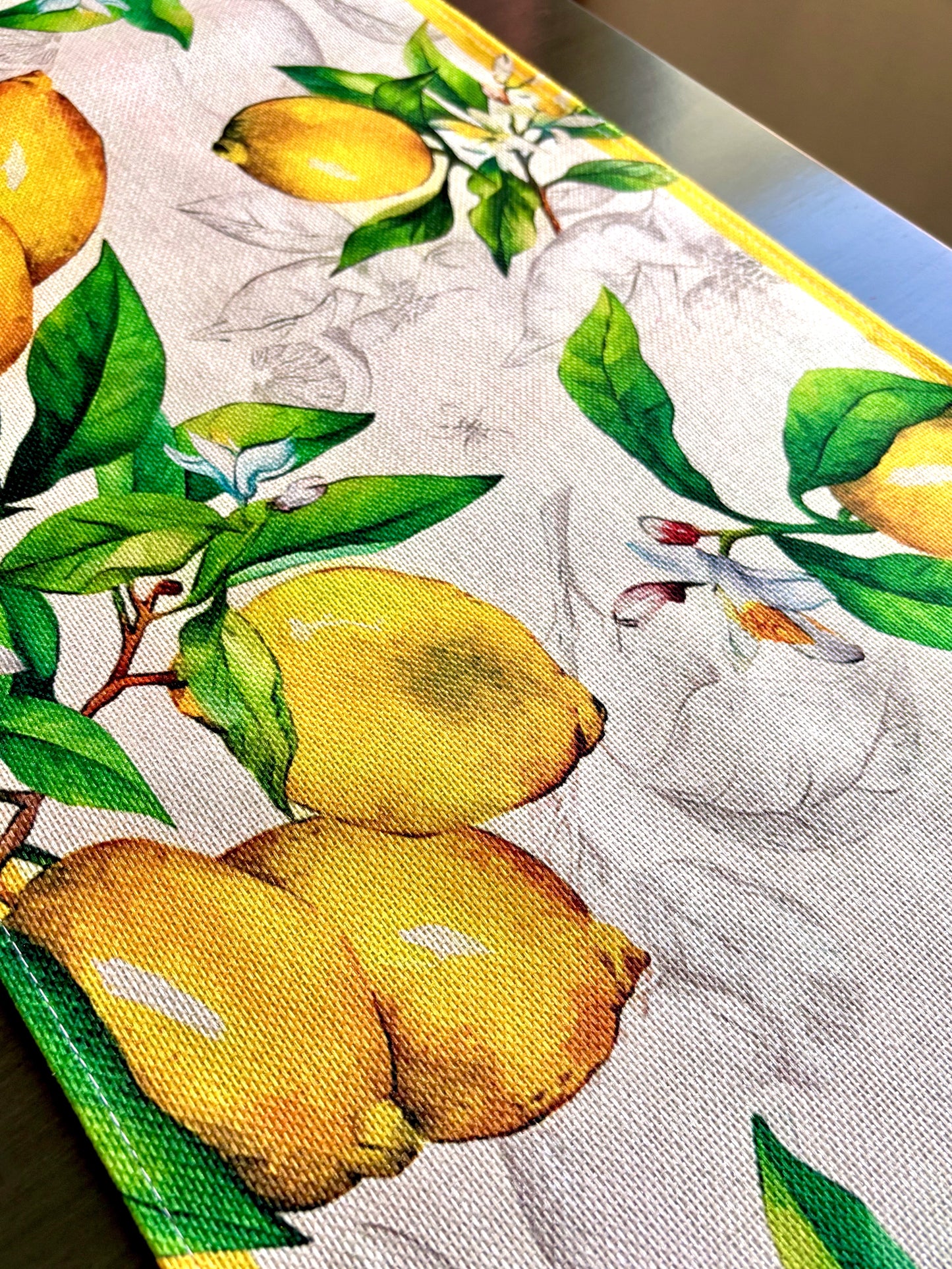 Lush Mediterranean Lemon Table Runner