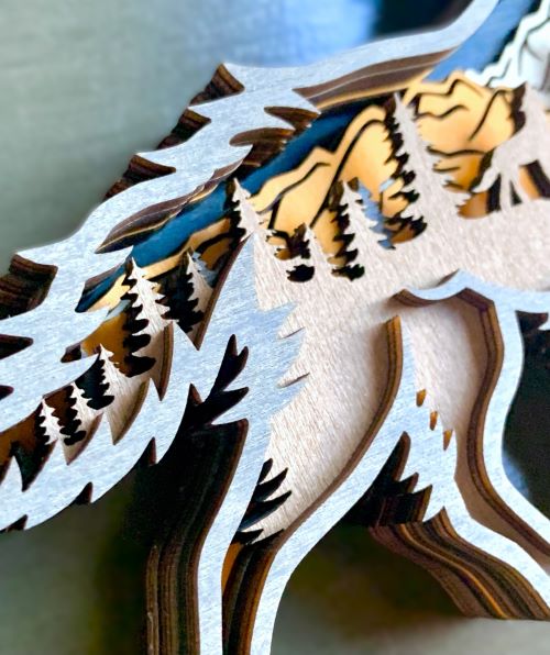 Howling Wolf Wood Diorama