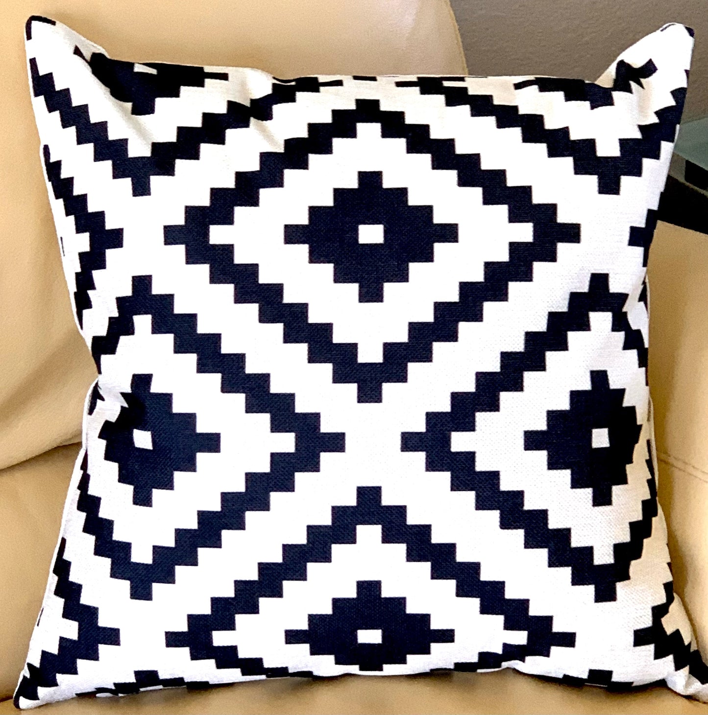 Black and White Mod Geometric Pillow Cover