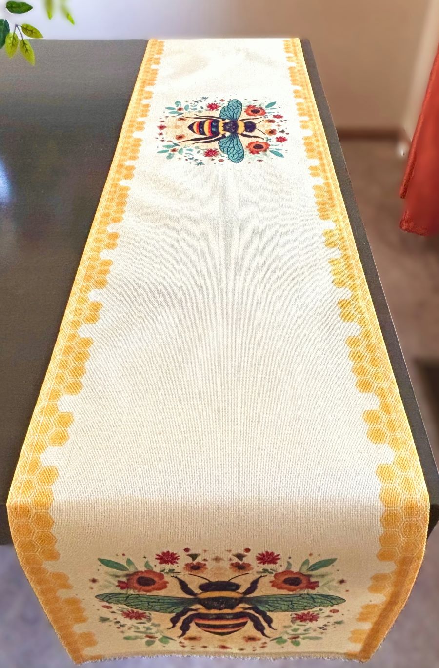 Cottage Bee Table Runner