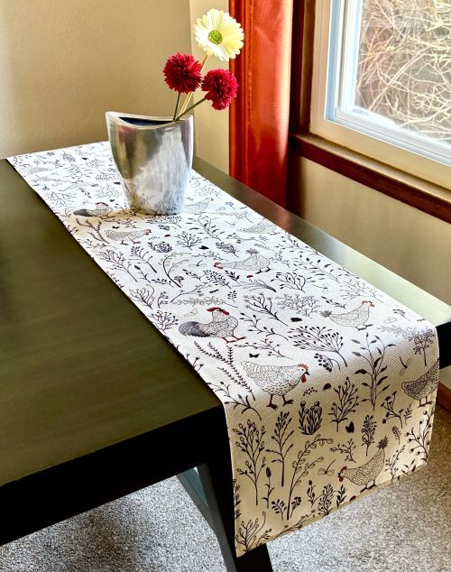 Farmhouse Chicken Table Runner
